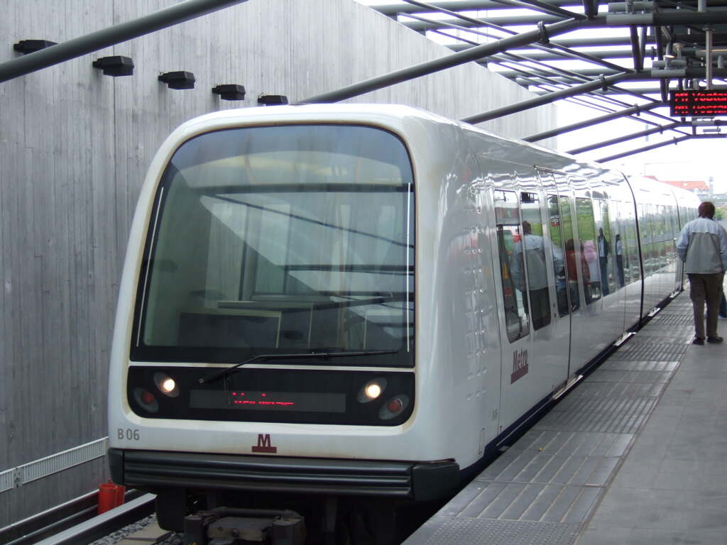 Metro driverless Hitachi rail